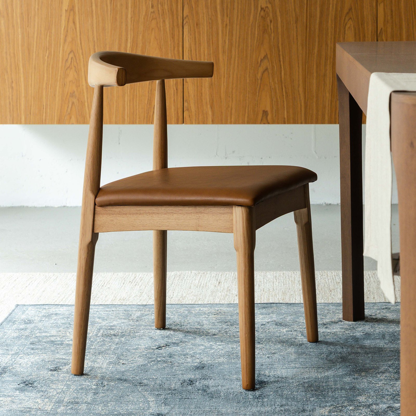 Cadeira Olivia Conhaque