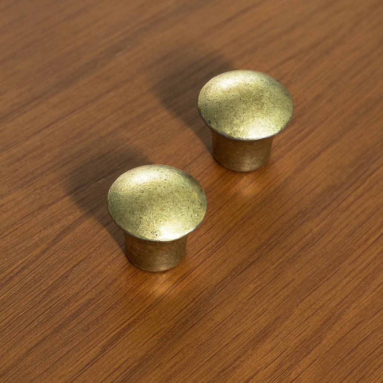 Dupla de puxadores ponto em ouro velho claro