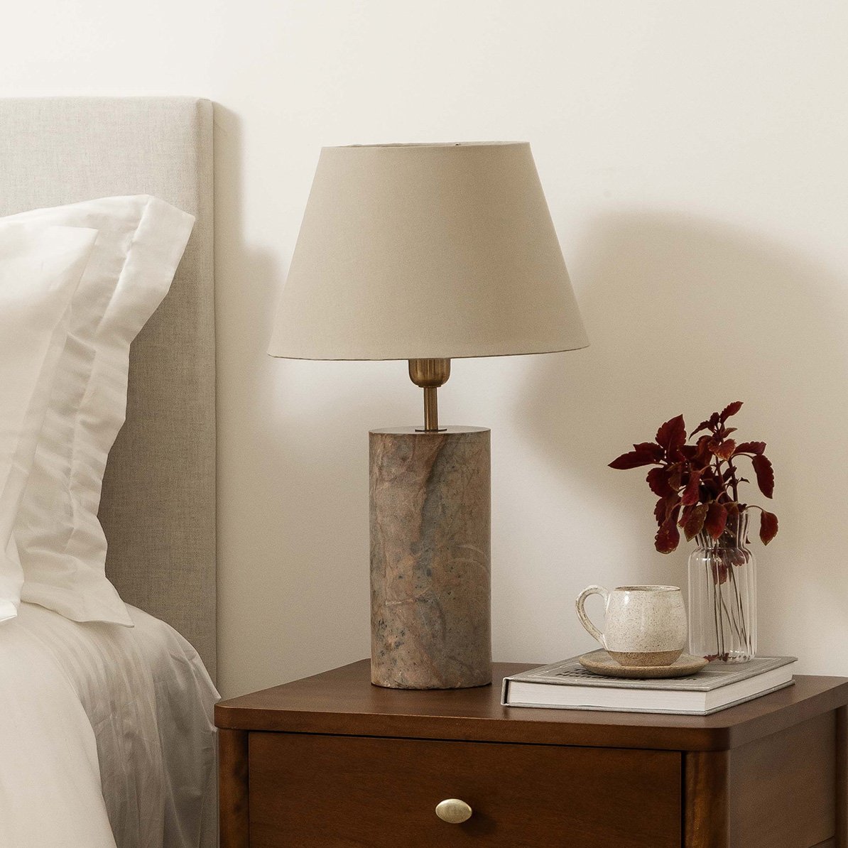 Luminária de mesa em pedra sabão