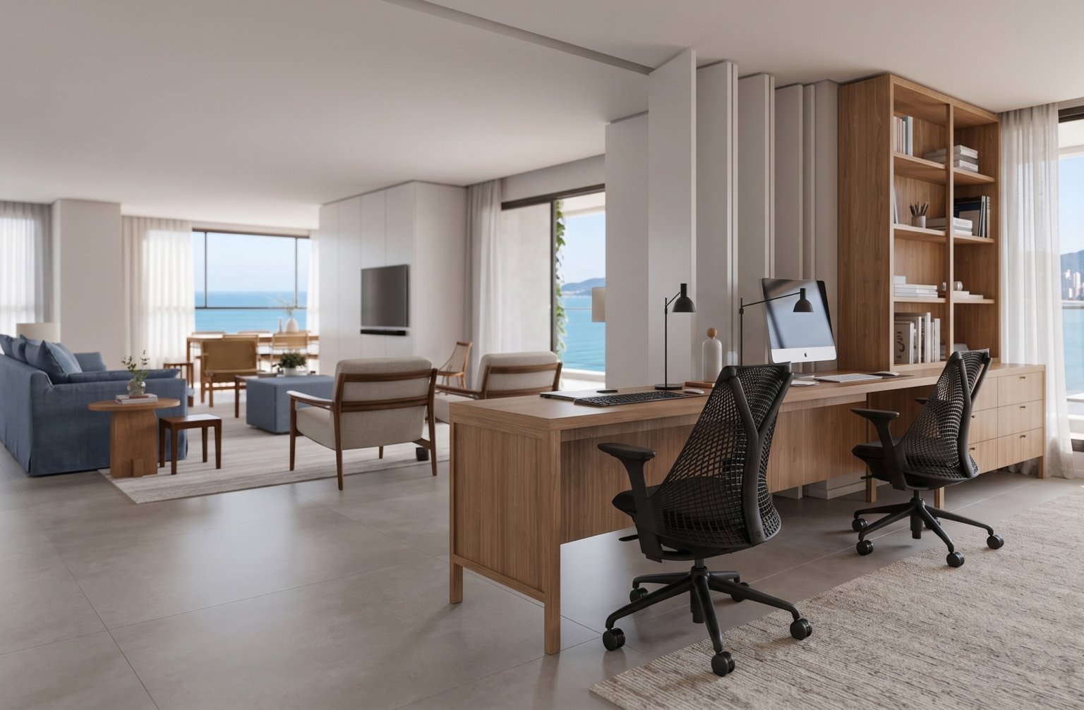 Visão do home office do casal com o living ao fundo. Essa integração ocorre quando os painéis móveis com sistema camarão estão abertos.
